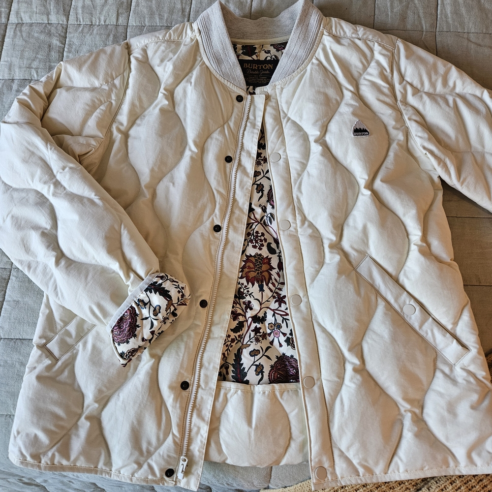 Burton Women's Kiley Bomber Off-White Quilted Bomber Jacket